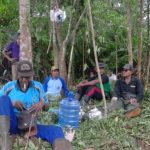 Kades Lukun Bersama Warganya Goro Buat Lapangan Sepak Bola
