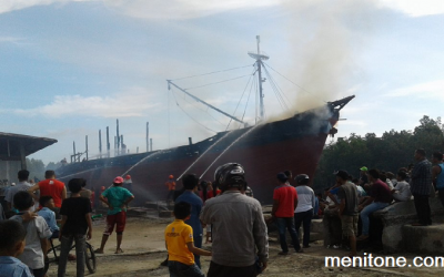 Usai Bongkar, Kapal Sembako Agung Perkasa Terbakar di Dumai