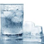 Minum Air Es Mampu Menurunkan Berat Badan