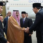 Siapa yang Diuntungkan dari Gelaran Karpet Merah Raja Arab Saudi?