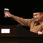 BJ Habibie: Kita Patut Bersyukur Indonesia Tak Monopoli Agama