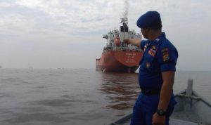 Polisi Tangkap Lima Kawanan Bajak Laut Kapal Tanker di Dumai