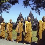 Membahagiakan Orang Lain Juga Jadi Tradisi Waisak