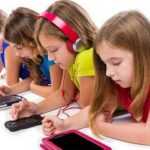 Jangan Biarkan Anak Kecanduan Gadget