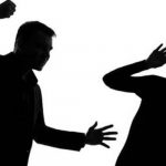 Waduh…! Gerebek Suami di Rumah Pelakor, Istri Sah Malah Digebuki