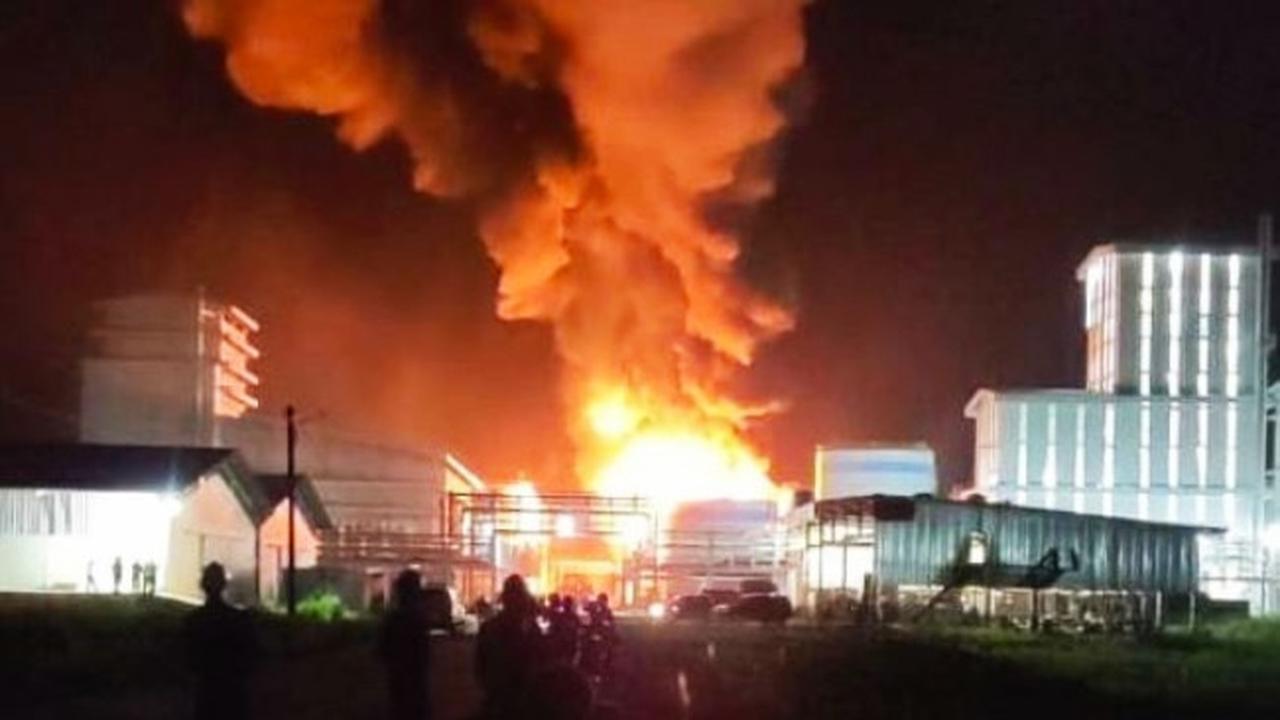 Telan 5 Korban Jiwa Dalam Kebakaran Pabrik PT Sari Dumai Oleo