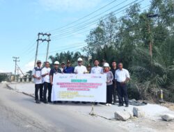 Apical Fasilitasi Perbaikan Jembatan dan Jalan di Kelurahan Lubuk Gaung