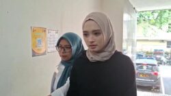 Inara Rusli Batal Jalani Pemeriksaan Kasus Dugaan Perzinaan