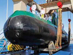 Kapal Selam Mini Iran: Ancaman Tersembunyi yang Membuat Kapal Induk AS Menjauh